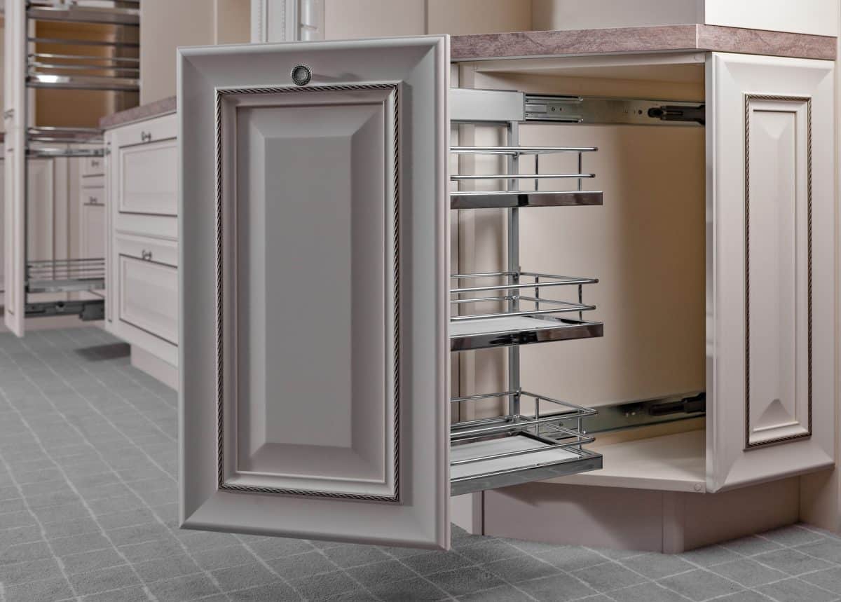 Top Reasons To Hire A Cabinet Refacing Expert